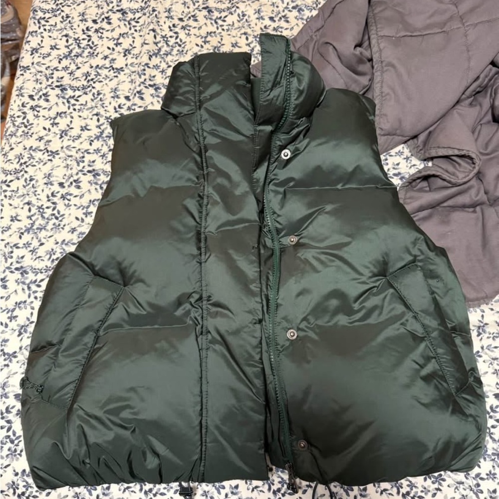 Beyond Yoga Puffer Vest Medium Dark Green